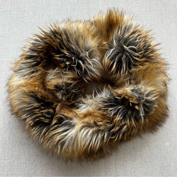 MICHAEL KORS Faux Fur Scarf - Picture 3 of 4